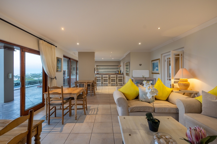7 Bedroom Property for Sale in Bowtie Western Cape